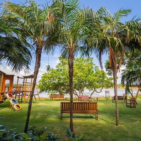 Apartamento Praia Guarajuba - Porto Smeralda Екстериор снимка